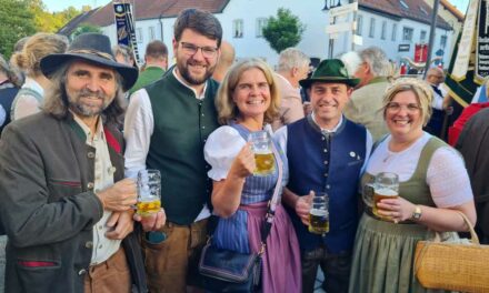 Johannes Becher MdL und Sabine Bock zu Gast zum  Hopfenfestauftakt in Nandlstadt